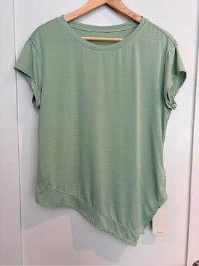 Halara Sage Green Textured Active Tee Size Large Athleisure Workout Top